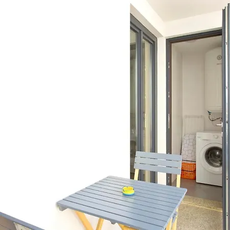 Apartamento With One Bedroom In Porto, With Wifi - 7 Km From The Beach *