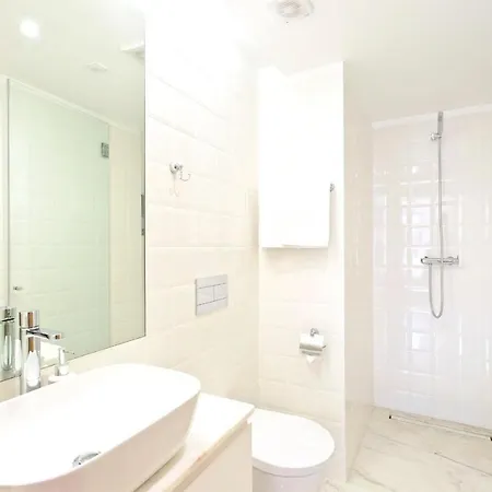 With One Bedroom In Porto, With Wifi - 7 Km From The Beach Apartamento